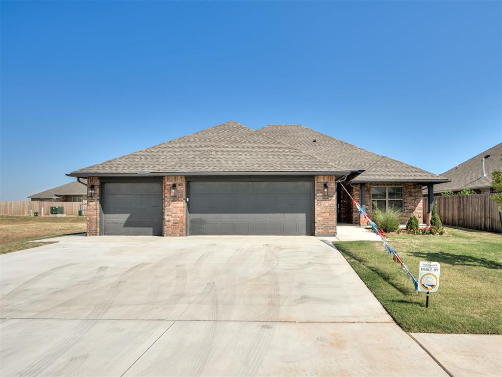 2905 Kingswood Drive Property Photo 1