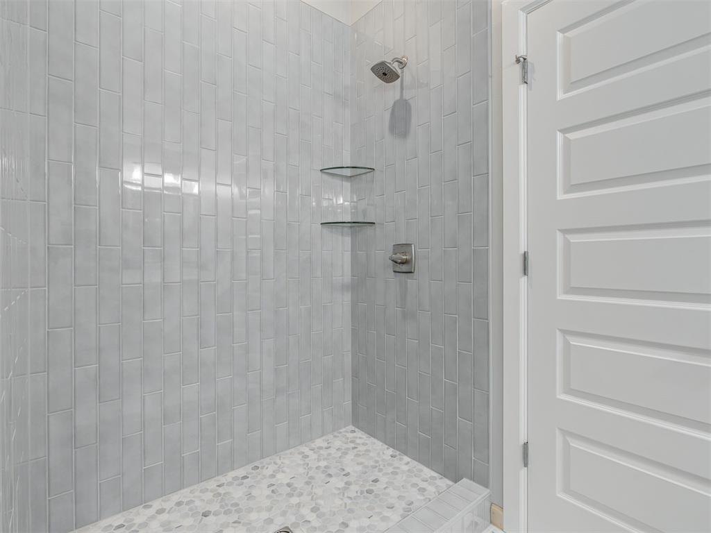 2905 Kingswood Drive Property Photo 23