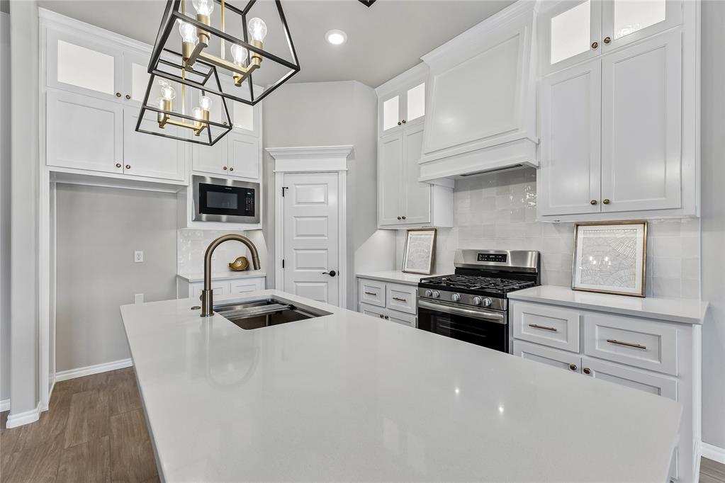 8125 Mountain Oak Drive Property Photo 8
