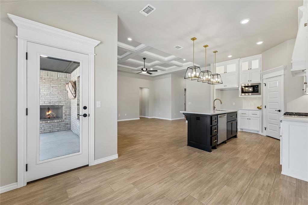 8125 Mountain Oak Drive Property Photo 19