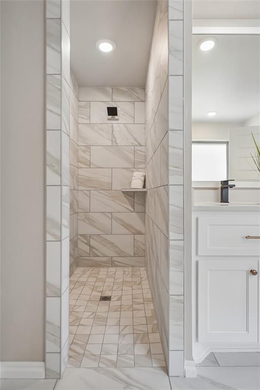 8125 Mountain Oak Drive Property Photo 32