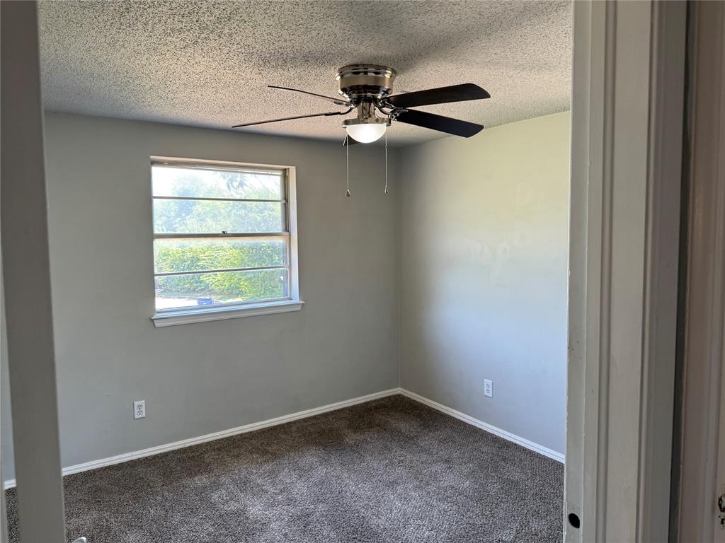 2008 Lyndon Circle Property Photo 3