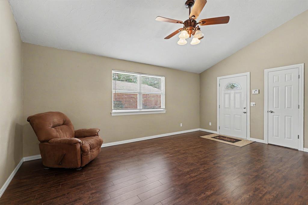 5705 Nw 67th Street Property Photo 7
