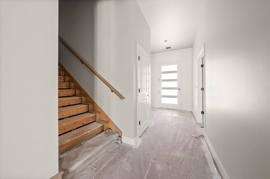 7201 Nw 155th Street Property Photo 16