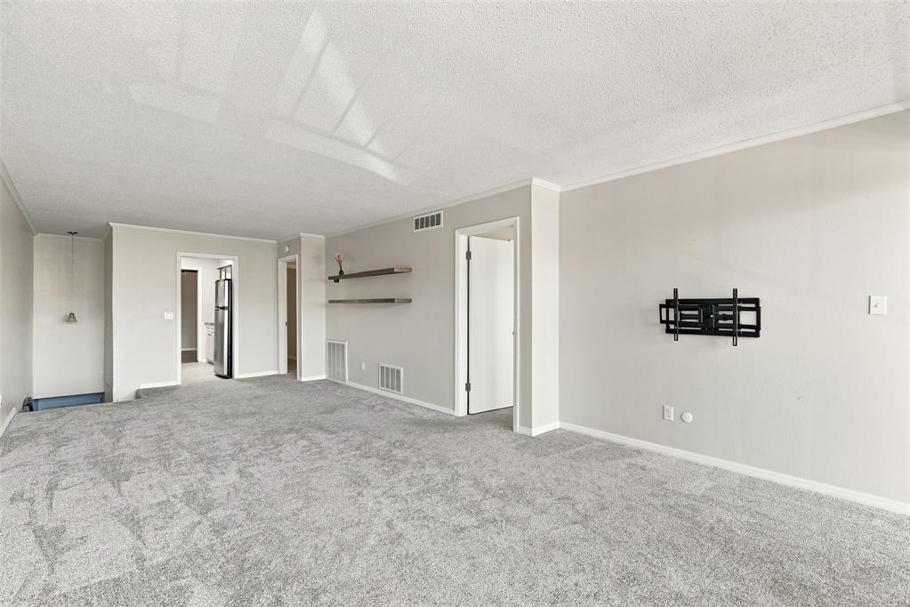 6100 N Brookline Avenue 20 Property Photo 3