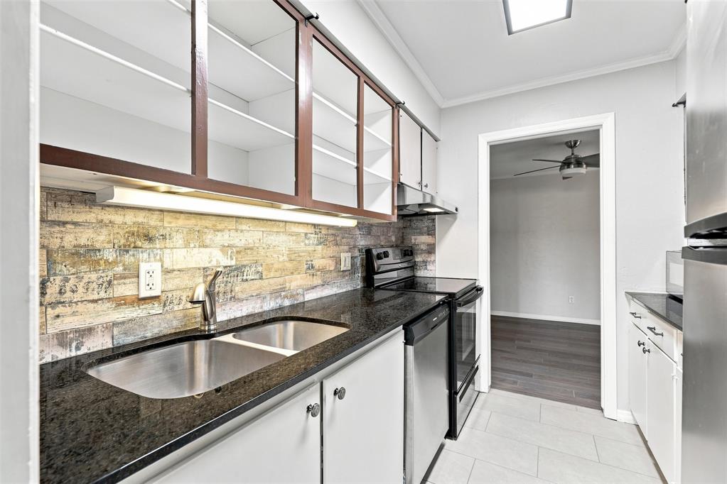 6100 N Brookline Avenue 20 Property Photo 6