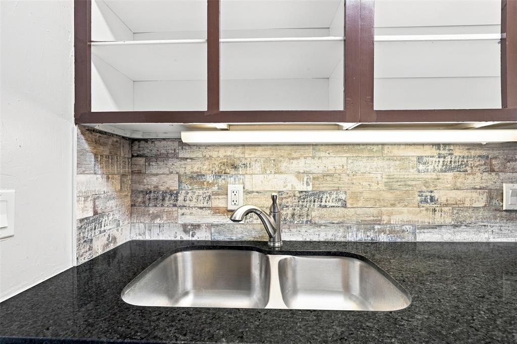 6100 N Brookline Avenue 20 Property Photo 8