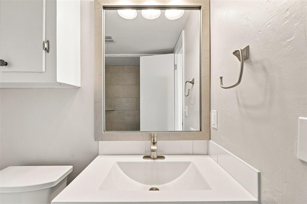 6100 N Brookline Avenue 20 Property Photo 15