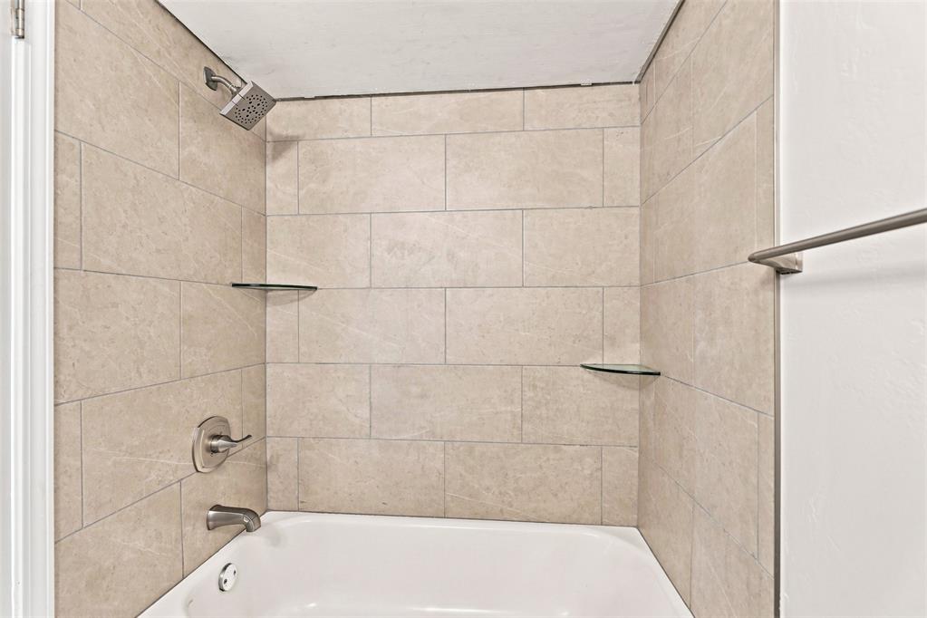 6100 N Brookline Avenue 20 Property Photo 16