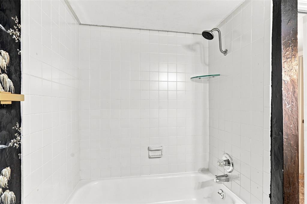 6100 N Brookline Avenue 20 Property Photo 24