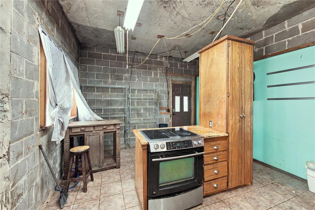 10380 N 2000 Road Property Photo 9