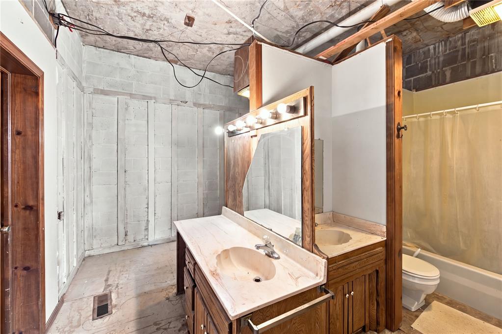 10380 N 2000 Road Property Photo 14