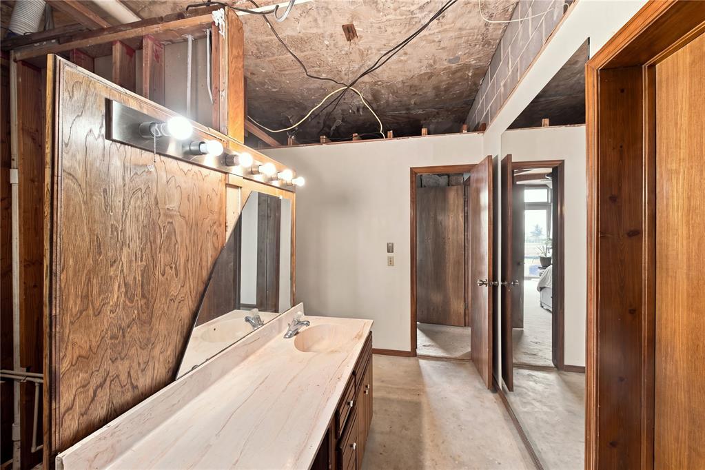 10380 N 2000 Road Property Photo 15