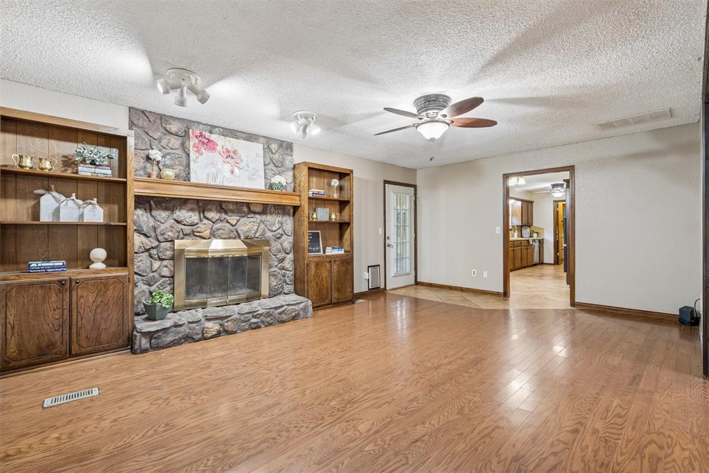 4104 Redbud Lane Property Photo 9