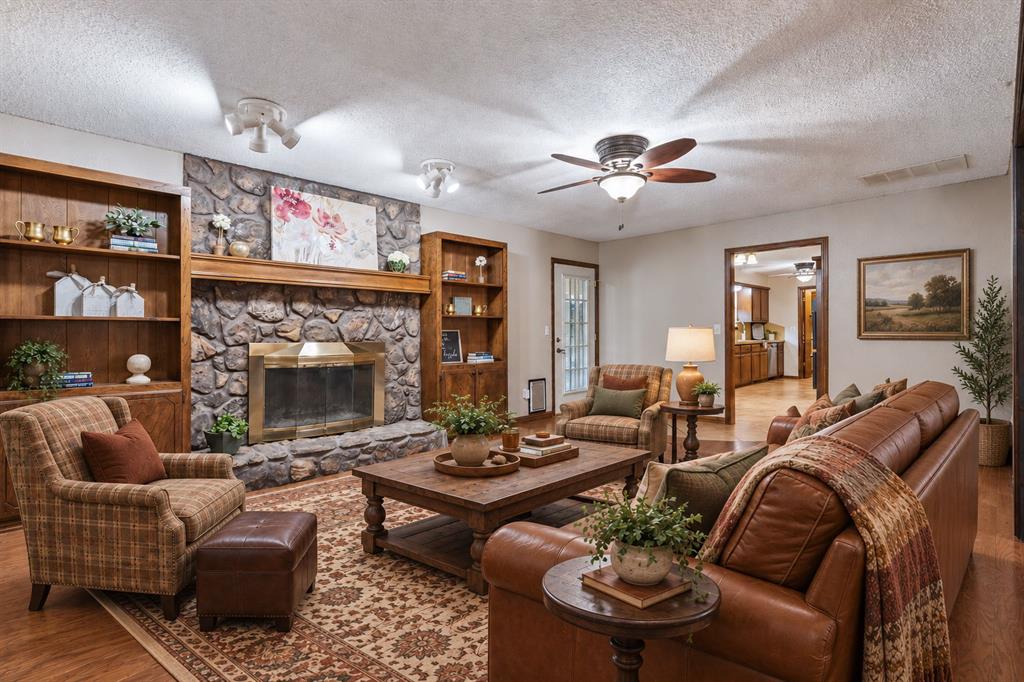 4104 Redbud Lane Property Photo 10
