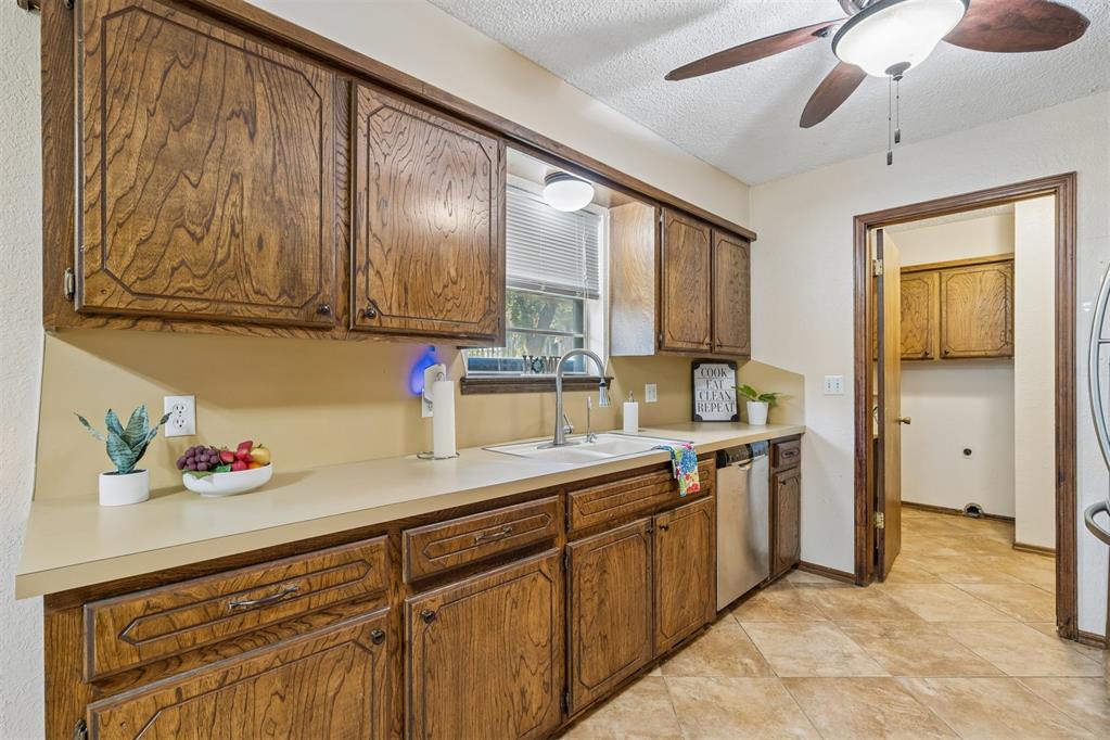 4104 Redbud Lane Property Photo 17