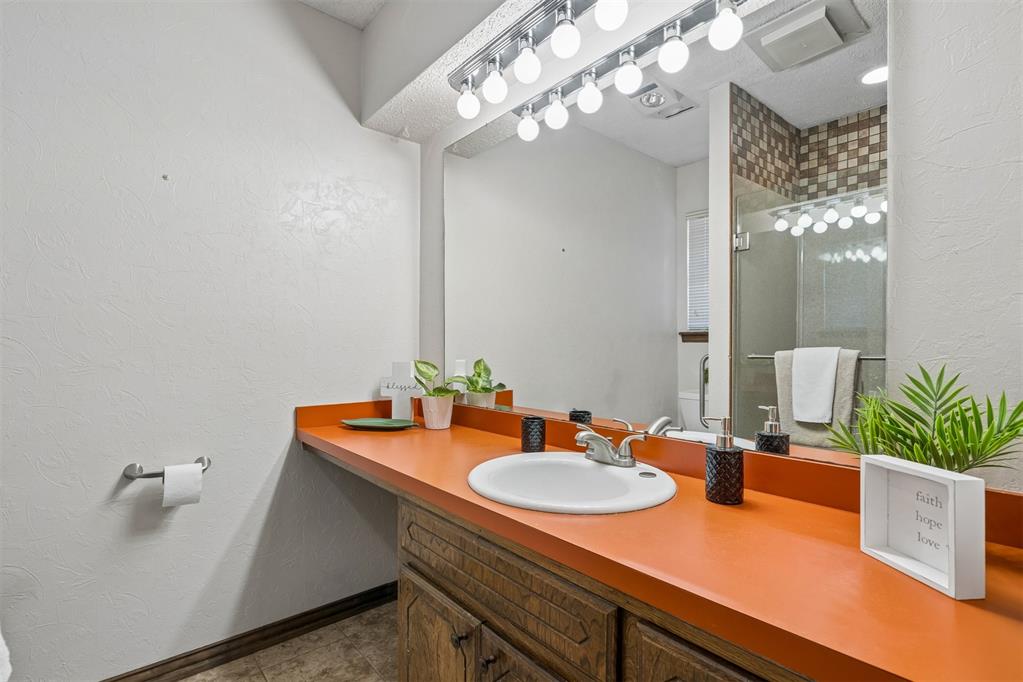 4104 Redbud Lane Property Photo 24