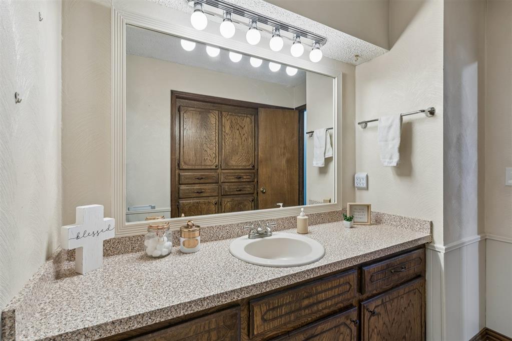 4104 Redbud Lane Property Photo 28