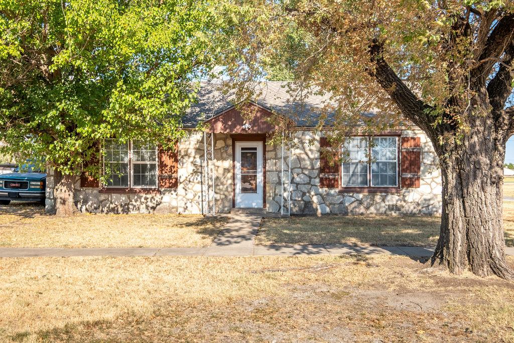 202 N Elm Avenue Property Photo 2