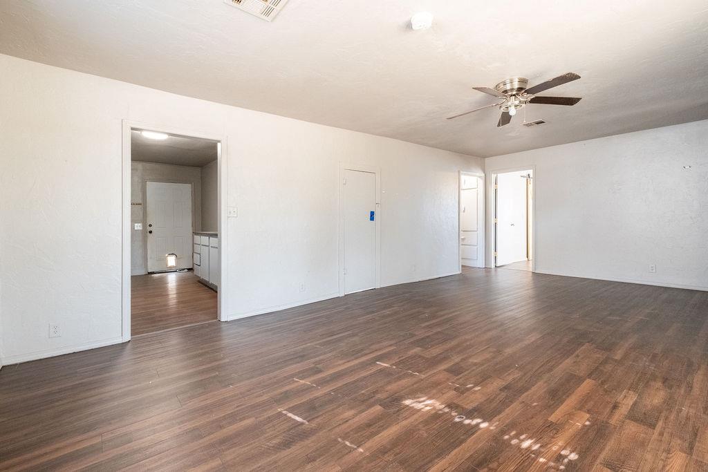 202 N Elm Avenue Property Photo 11