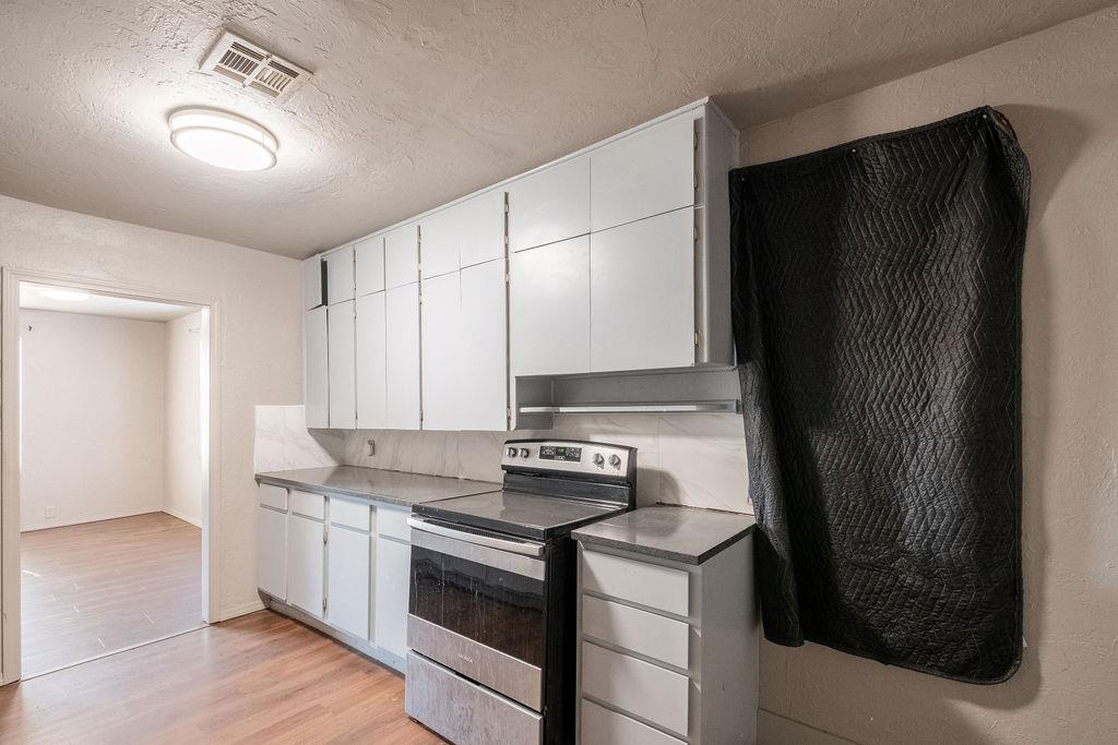 202 N Elm Avenue Property Photo 14