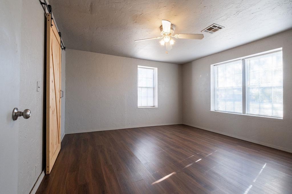 202 N Elm Avenue Property Photo 16