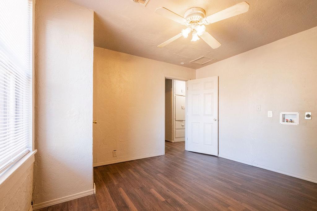 202 N Elm Avenue Property Photo 23