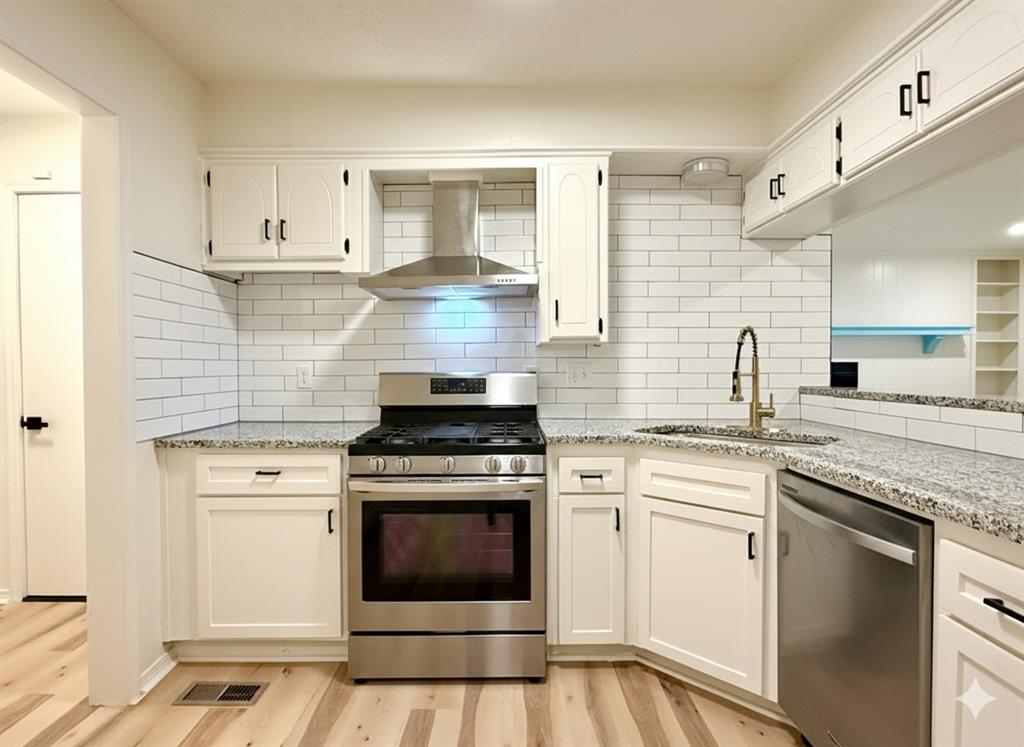 1247694 Property Photo 2