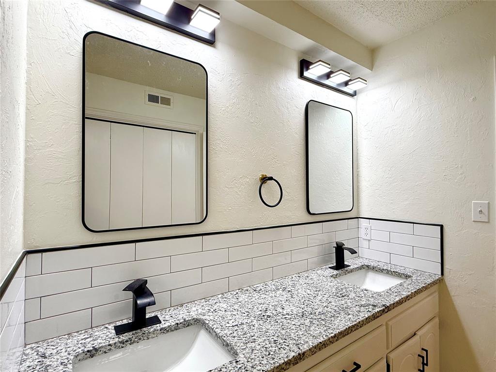 1247694 Property Photo 13
