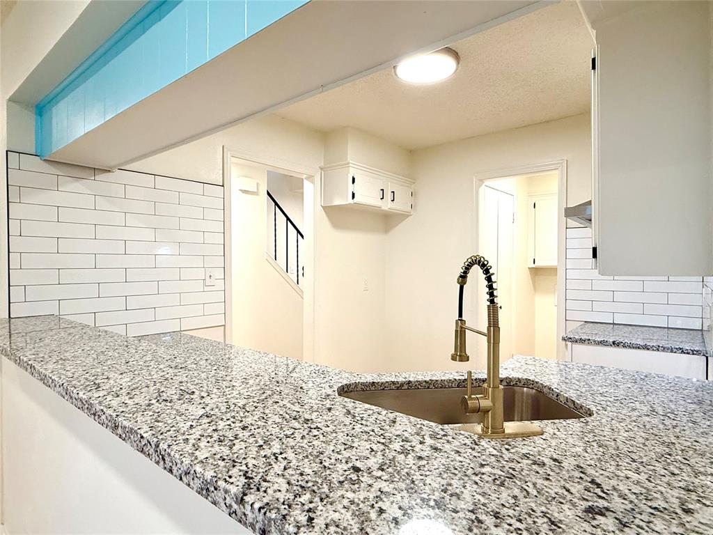 1247694 Property Photo 16