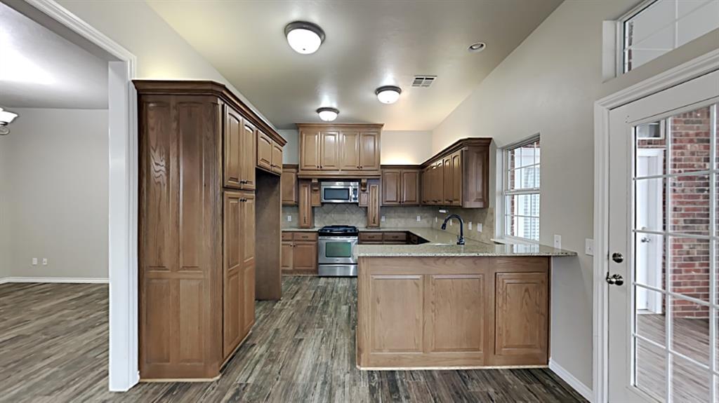 11733 Cherry Point Lane Property Photo 7
