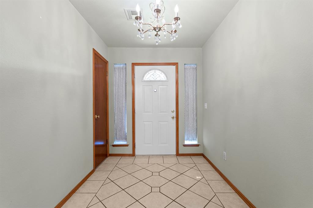 1001 Buckingham Drive Property Photo 8