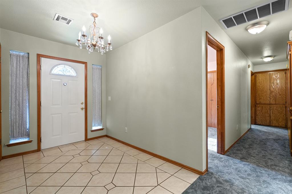 1001 Buckingham Drive Property Photo 9