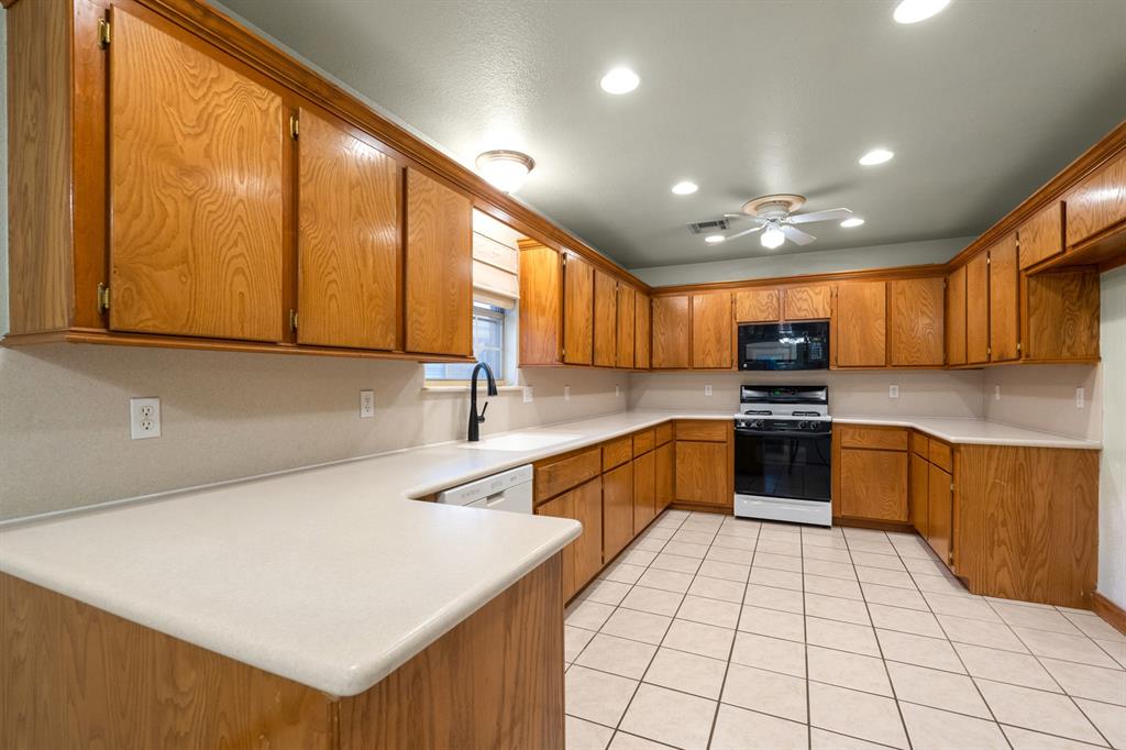 1001 Buckingham Drive Property Photo 18