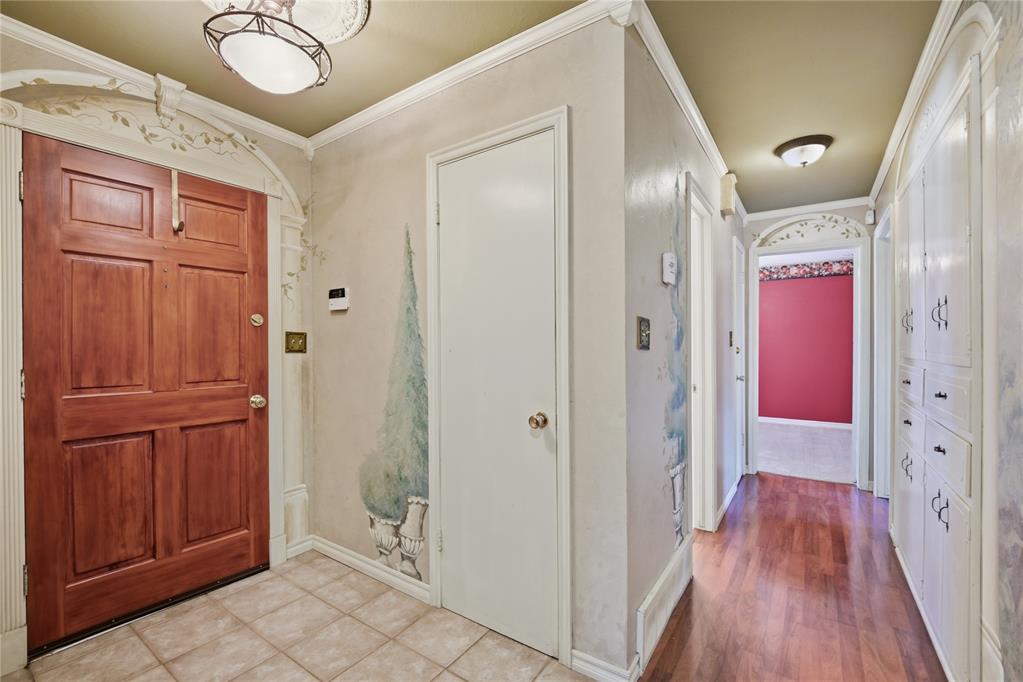 6809 S Villa Avenue Property Photo 7