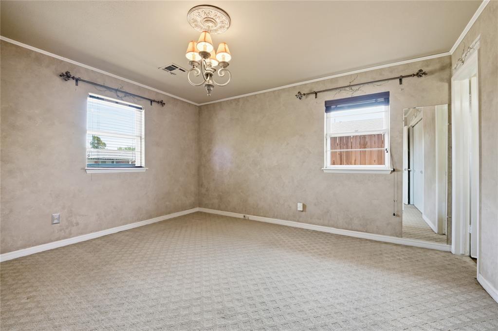 6809 S Villa Avenue Property Photo 15