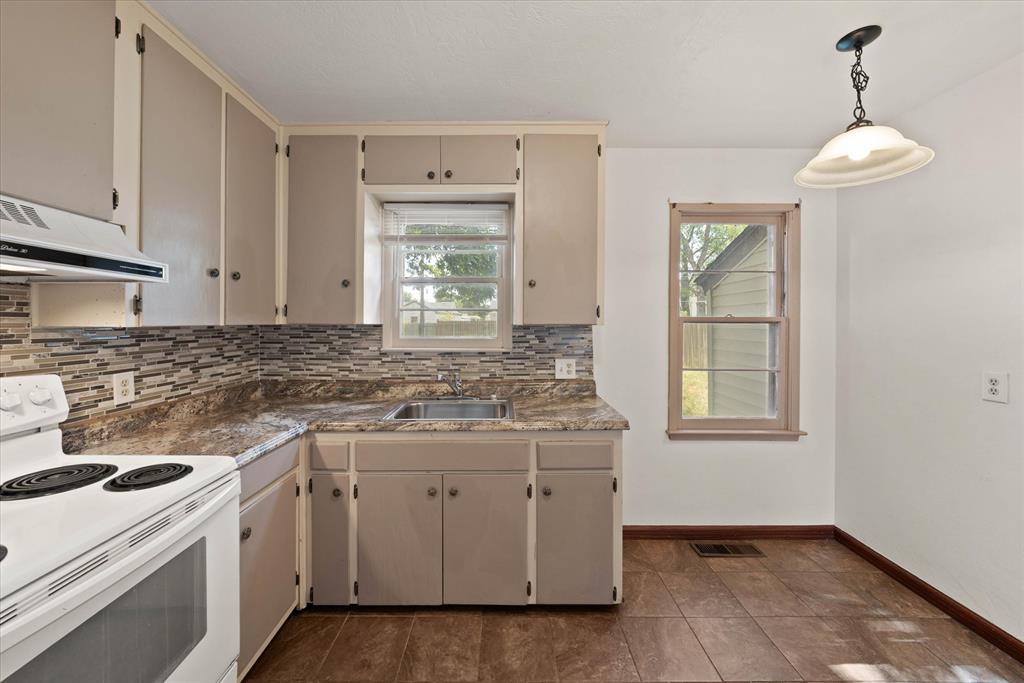 408 E Key Boulevard Property Photo 6