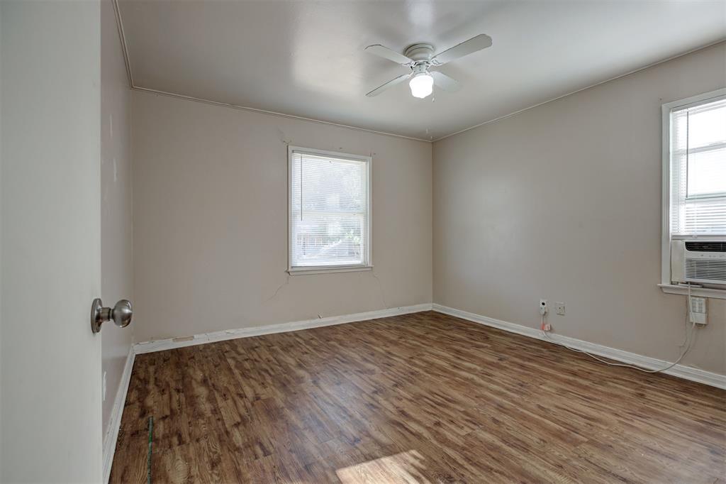 520 E Ercoupe Drive Property Photo 8