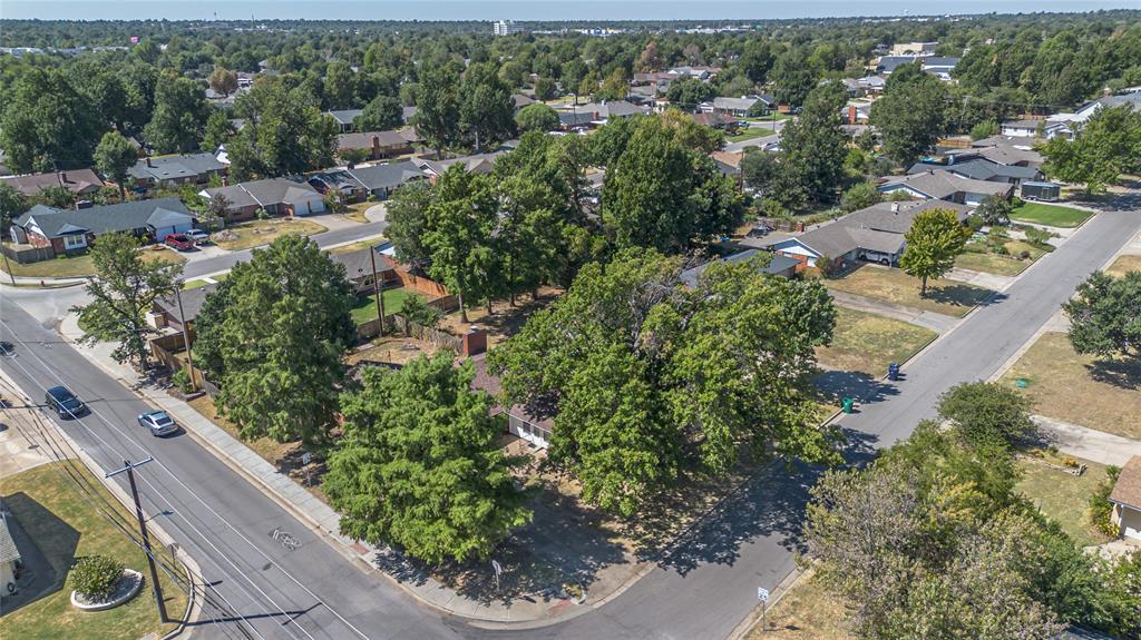 2300 Nw 49th Street Property Photo 5