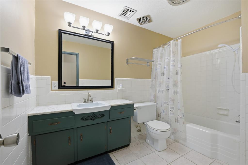 2300 Nw 49th Street Property Photo 23