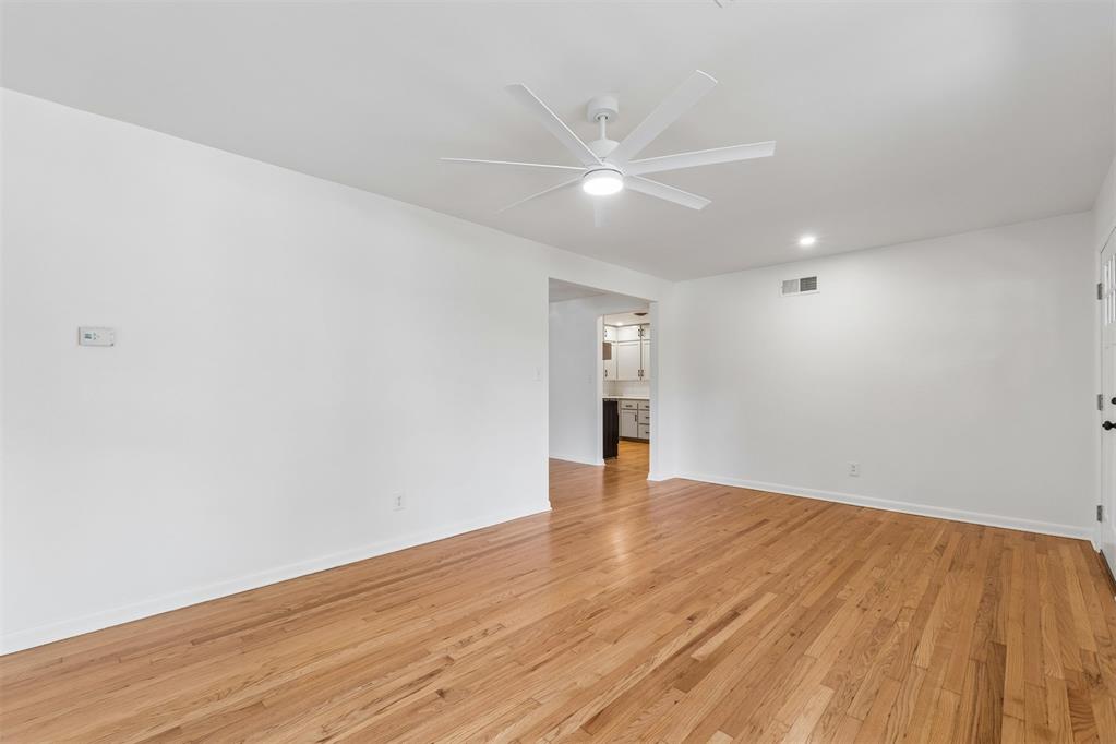 1230 Leslie Lane Property Photo 5
