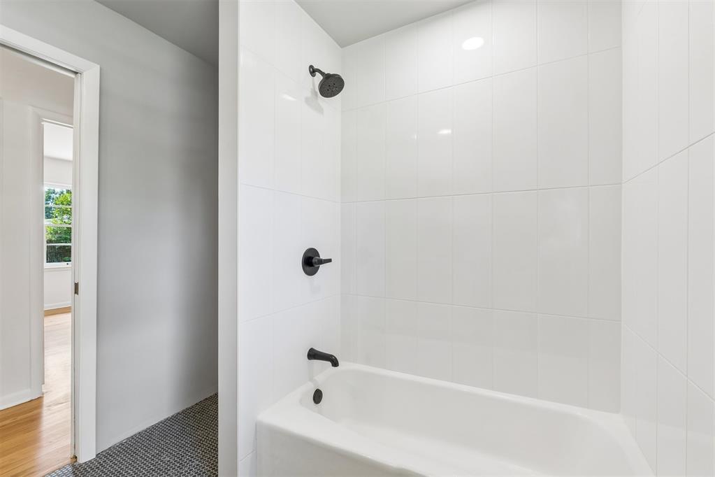 1230 Leslie Lane Property Photo 14