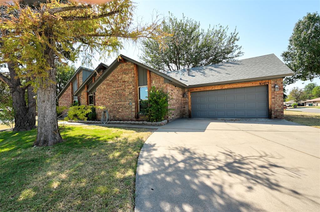 10413 Cricket Court Property Photo 4