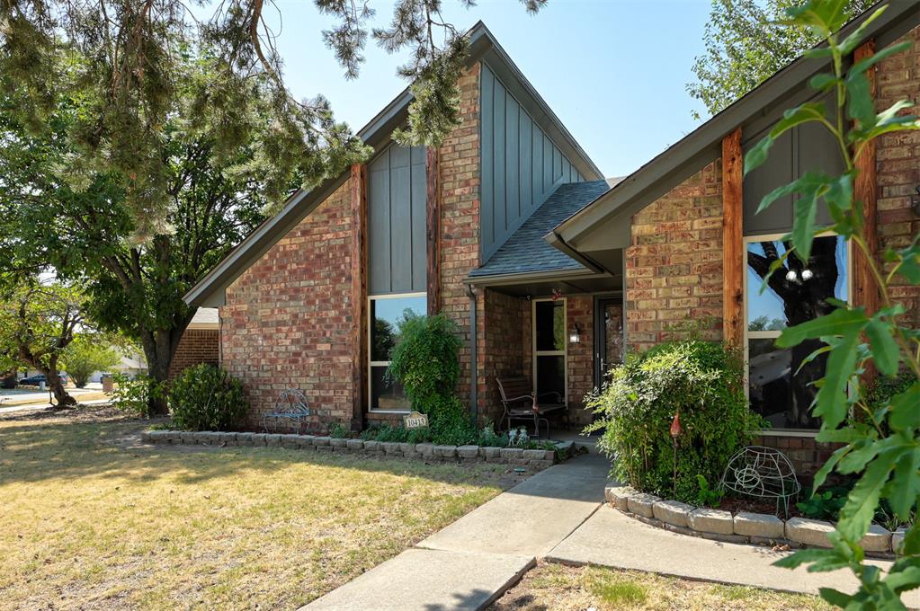 10413 Cricket Court Property Photo 5