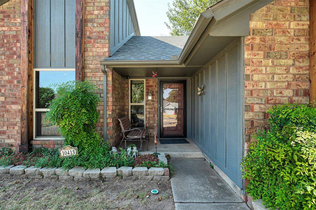 10413 Cricket Court Property Photo 6
