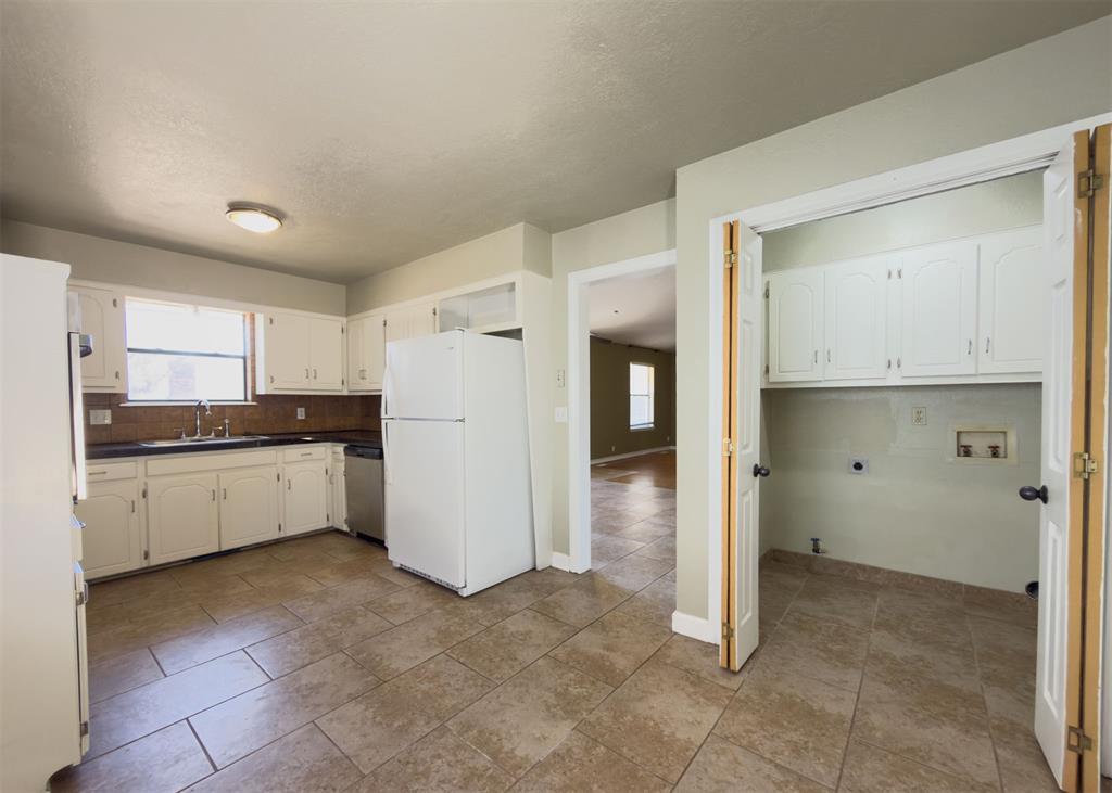812 Countrywood Lane Property Photo 11