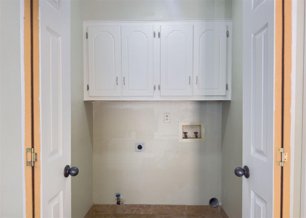 812 Countrywood Lane Property Photo 13