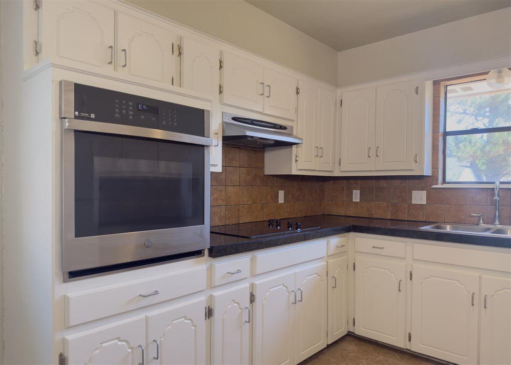 812 Countrywood Lane Property Photo 15