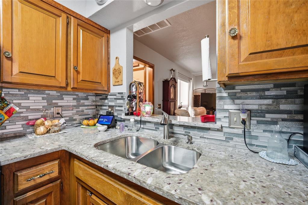 1710 Lionsgate Circle Property Photo 12