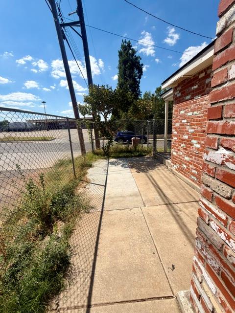 2904 S Indiana Avenue Property Photo 5